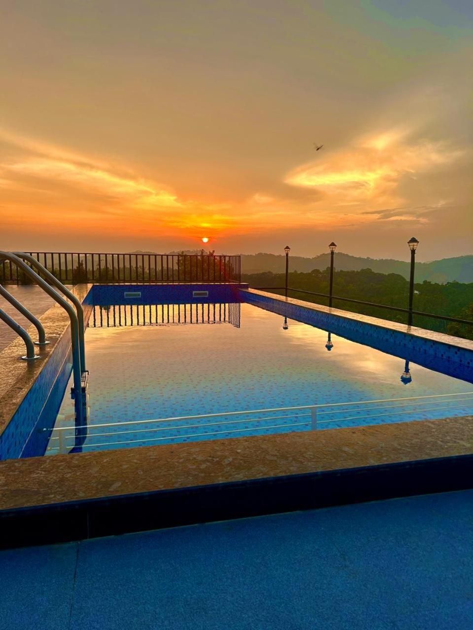 Paadi Holidays Ramakkalmedu Idukki Eksteriør bilde